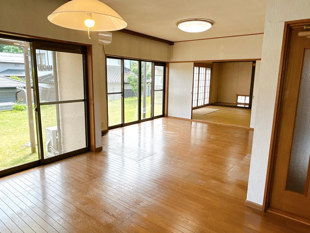 那珂市平野　中古戸建の居間・リビング