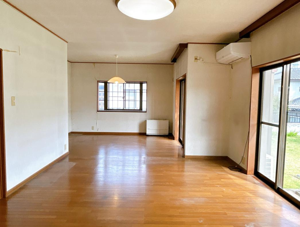 那珂市平野　中古戸建の居間・リビング