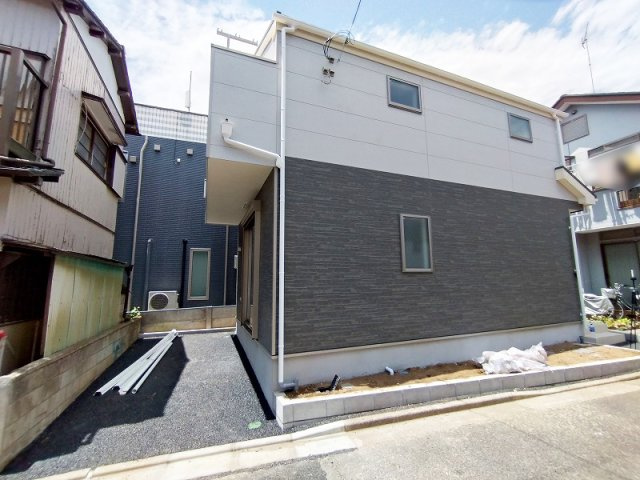 【外観】 | 練馬区大泉学園町2丁目　新築一戸建住宅　全1棟　(保谷店) | 通勤急行利用可！西武池袋線「大泉学園」駅より徒歩12分の好立地！
