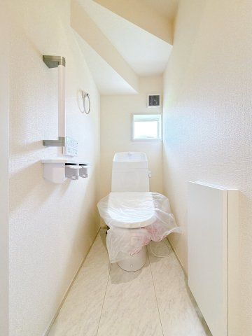 【トイレ】 | 高崎市南新波町　新築住宅 | 清潔感にあふれた空間と機能的な洗浄装置。毎日何度も使う場所だから快適に。便利に。