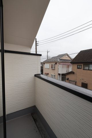 《仲介手数料無料》越谷市千間台東２丁目481-10新築一戸建てKEIAI GRACEのバルコニー