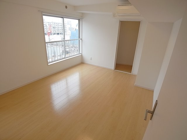 東山ハイツの内装|角部屋につき多面採光で明るいです