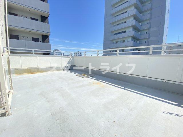 大阪市淀川区十三東１丁目の賃貸マンションの駐車場