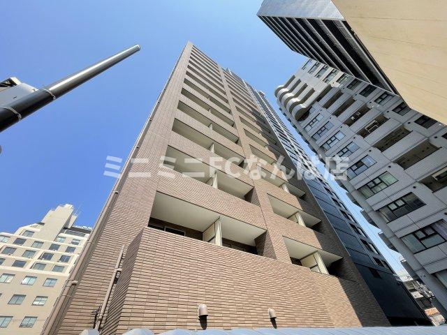 カスタリア堺筋本町の外観