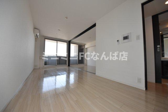カスタリア堺筋本町の居間・リビング