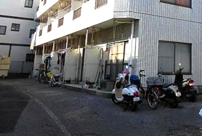 戸田市中町１丁目の賃貸マンションのエントランス