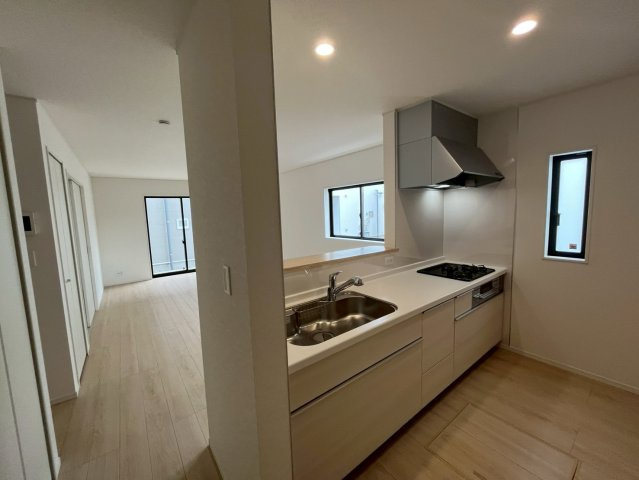 うるま市与那城屋慶名第6　クレイドルガーデン　新築戸建て　全4棟　4号棟のキッチン