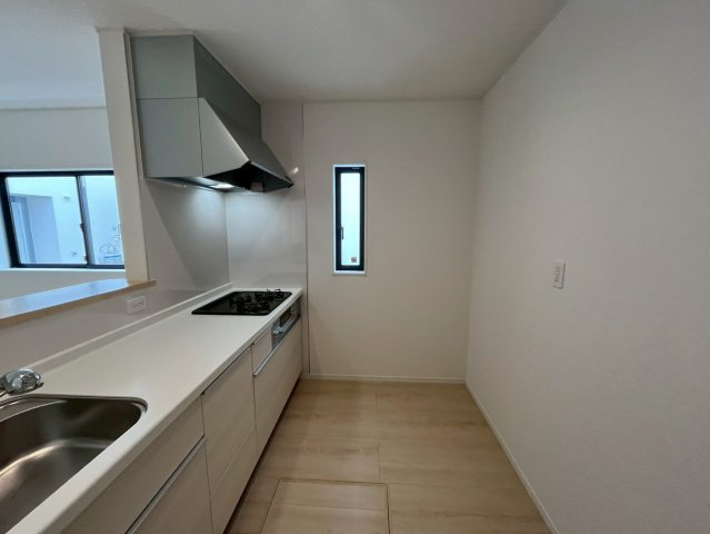 うるま市与那城屋慶名第6　クレイドルガーデン　新築戸建て　全4棟　4号棟のキッチン