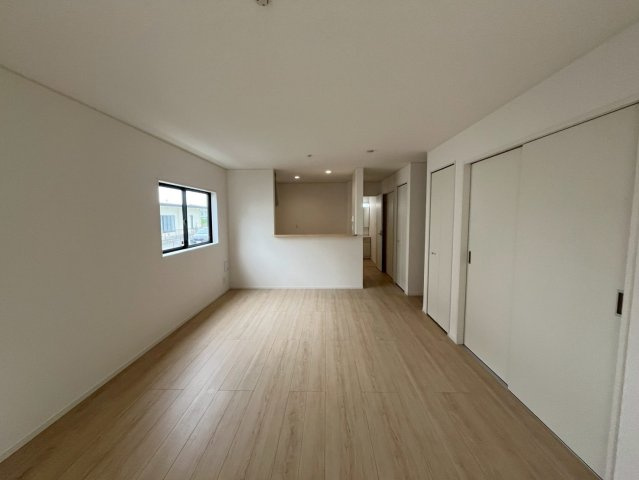 うるま市与那城屋慶名第6　クレイドルガーデン　新築戸建て　全4棟　4号棟の居間・リビング