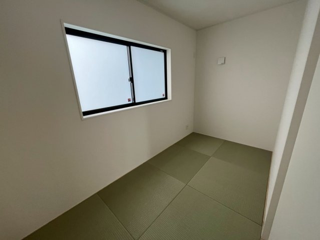 うるま市与那城屋慶名第6　クレイドルガーデン　新築戸建て　全4棟　4号棟の和室