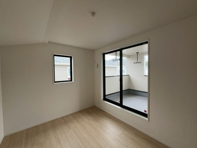うるま市与那城屋慶名第6　クレイドルガーデン　新築戸建て　全4棟　4号棟の洋室