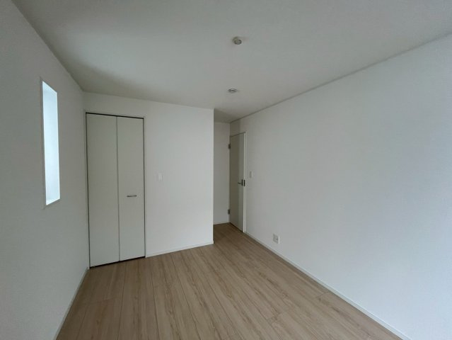 うるま市与那城屋慶名第6　クレイドルガーデン　新築戸建て　全4棟　4号棟の洋室