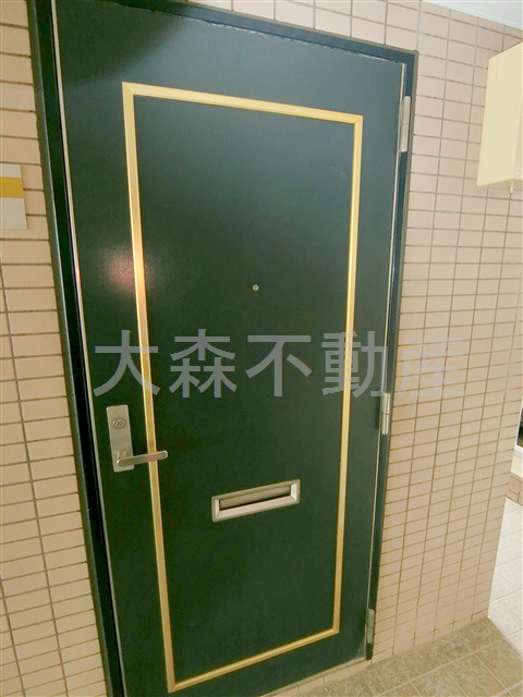ピースアイランドコーポの玄関