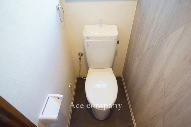 【トイレ】 | 東大阪市森河内西2丁目 | トイレは1階と2階の2ヶ所に完備♪こちらは1階のトイレ新調です☆