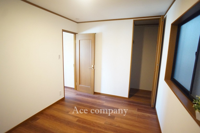 【子供部屋】 | 東大阪市森河内西2丁目 | 【3階：北側洋室6帖】収納あります♪