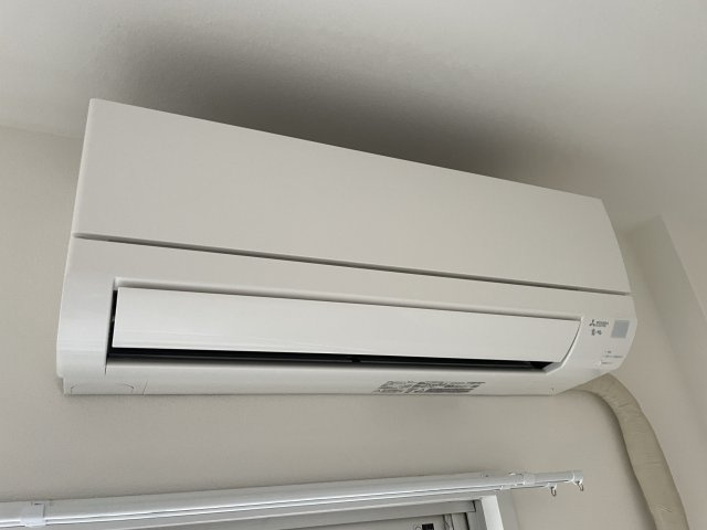 ミネルヴァ曰佐の設備|リビングエアコン１台、さらにシステムキッチン３口付、
オールフローリング♪