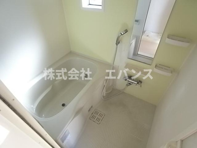 【浴室】 | グラース・フルール | 落ち着いた空間のお風呂です