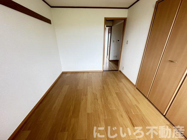 メゾンソレイユBの居間・リビング