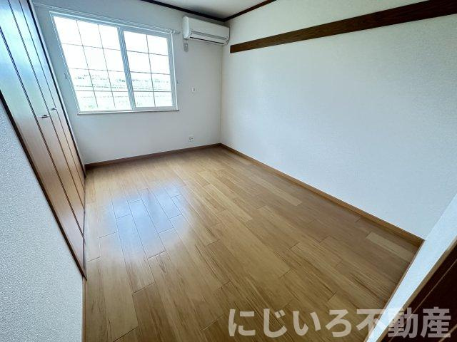 メゾンソレイユBの寝室