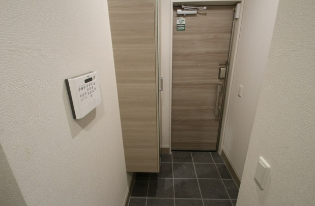 セレスティア西ヶ原の玄関