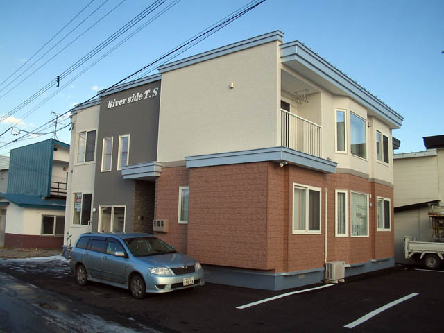 Ｒｉｖｅｒ　Ｓｉｄｅ　Ｔ．Ｓ（リバーサイドＴＳ）