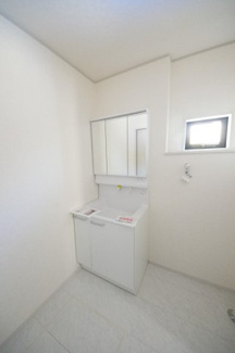 【独立洗面台】 | 【仲介手数料無料！！】町田市鶴川4丁目　築後未入居戸建て（全3棟）2号棟　4390万円