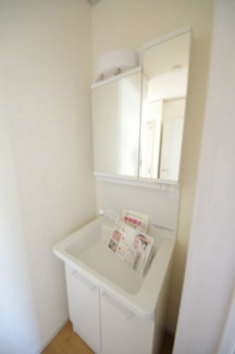 【独立洗面台】 | 【仲介手数料無料！！】町田市鶴川4丁目　築後未入居戸建て（全3棟）2号棟　4390万円 | 2階洗面台