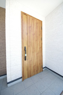 【玄関】 | 【仲介手数料無料！！】町田市鶴川4丁目　築後未入居戸建て（全3棟）2号棟　4390万円