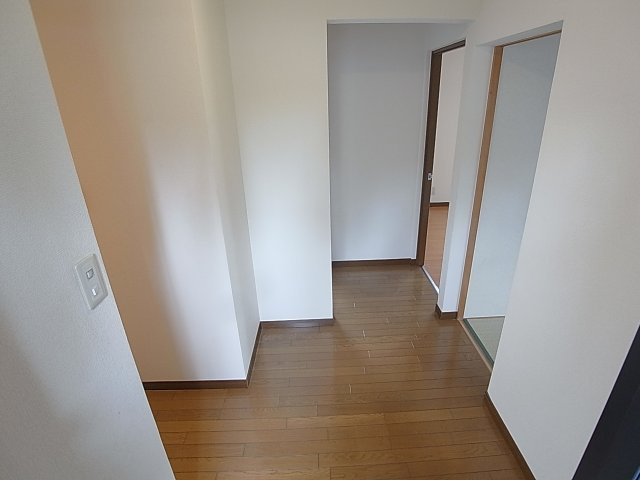 アイマンション長尾の玄関|玄関を開けても室内が見えません