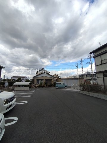 プレミールの駐車場