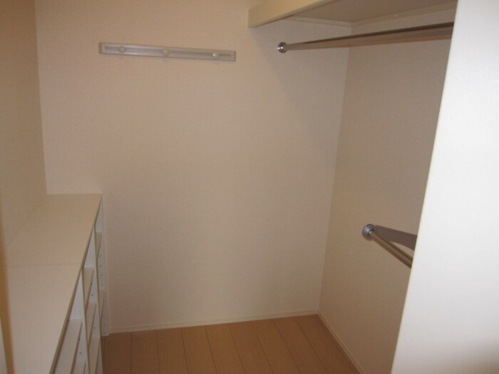 プレミールの収納|別部屋写真です。