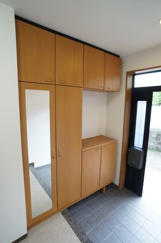 月見ガ丘テラスの玄関