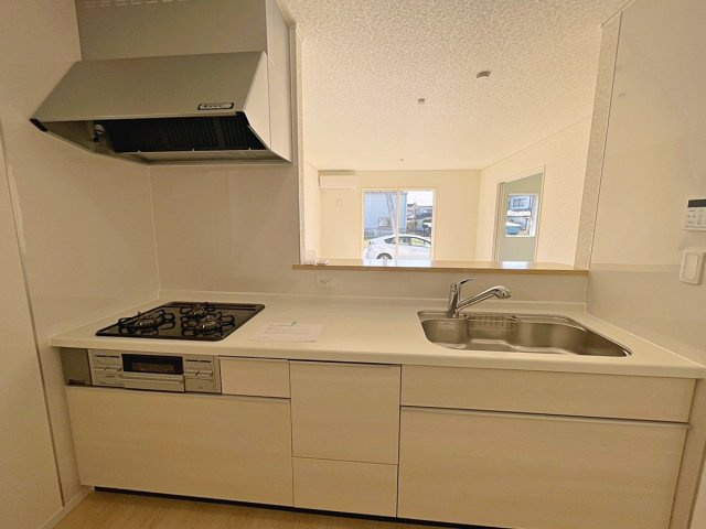 新築戸建・新築建売　鏡石町境第5　第一小・鏡石中のキッチン|カウンター越しに会話が弾み、家族とのつながりを感じられる対面キッチンです！