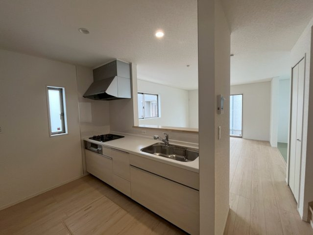 うるま市与那城屋慶名第6　クレイドルガーデン　新築戸建て　全4棟　1号棟のキッチン