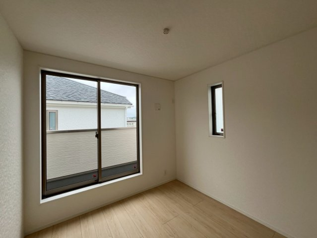 うるま市与那城屋慶名第6　クレイドルガーデン　新築戸建て　全4棟　1号棟の洋室