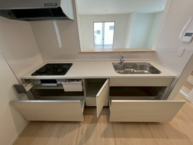 うるま市与那城屋慶名第6　クレイドルガーデン　新築戸建て　全4棟　1号棟のキッチン
