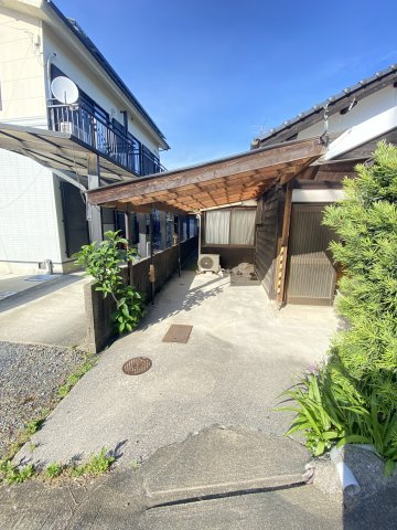 折本1丁目　中古住宅の駐車場