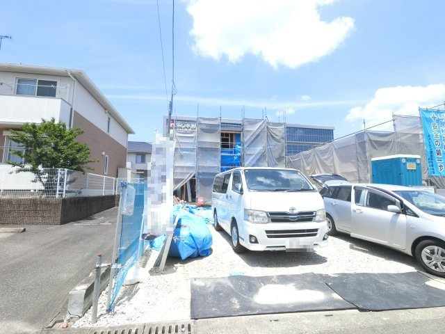 鳥栖市弥生が丘４丁目の新築一戸建の外観|建設現場
