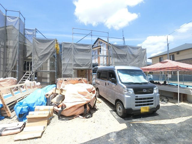 鳥栖市弥生が丘４丁目の新築一戸建の外観|建築中