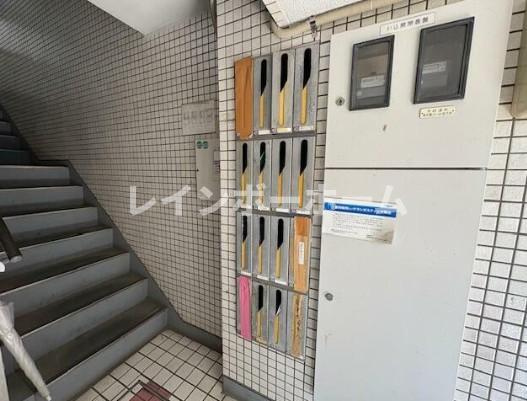 ジュネパレス柏第２８ のエントランス