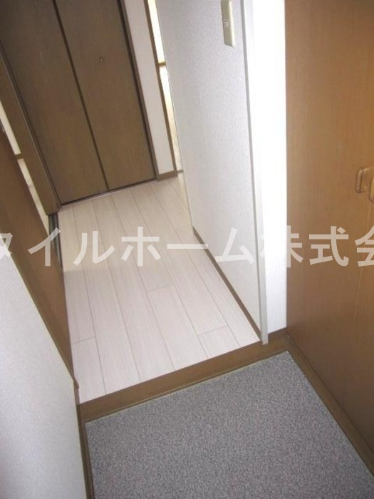 ラ・フィーネ曙　D棟の玄関