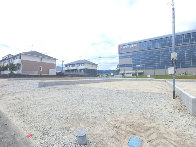 鳥栖市弥生が丘4丁目1期 6号棟の前面道路含む現地写真|建設現場