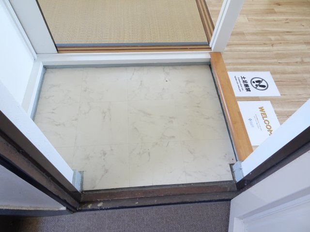 ビレッジハウス瀬古1号棟の玄関