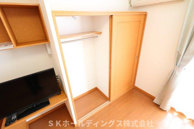 レオパレスｆｏｒｅｓｔの収納|大型クローゼットにより女性の方でも収納が安心