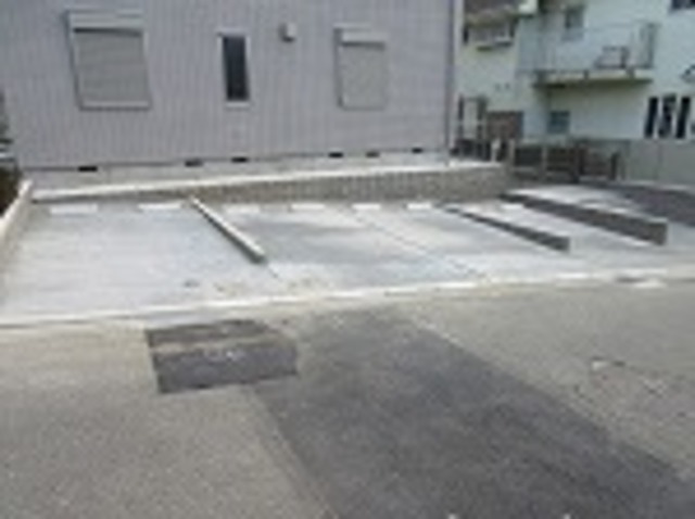 荏田北メゾンの駐車場|敷地内駐車場