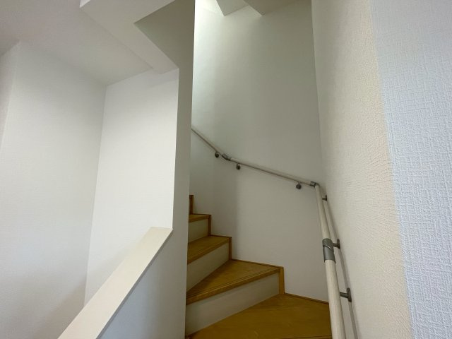 駅から平坦でこの距離感は助かるネ！バルコニー３か所の実質４ＬＤＫとしての利用ＯＫ！全２棟中、ラスト１棟は誰の手に！！な、『中原区上平間』新築戸建の内装|内装です
