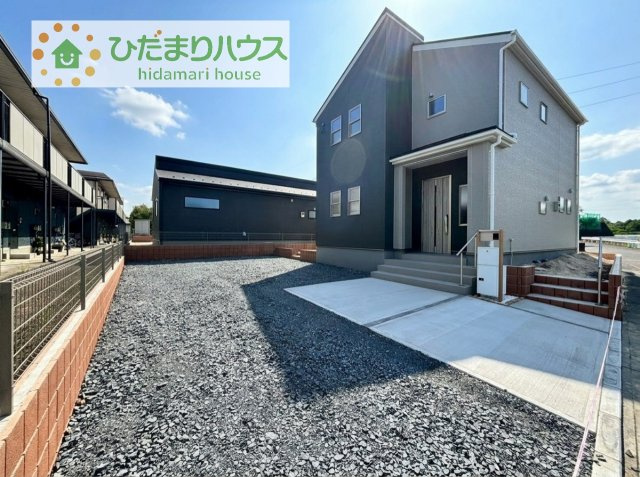 【駐車場】 | 第1土浦市木田余東台　新築戸建　1号棟 | カースペース3台ＯＫ！来客用にもスペースを確保できて安心ですね(^^)/