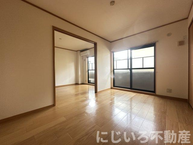 レジデンス・ノンノサンの居間・リビング