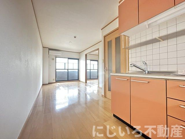レジデンス・ノンノサンの居間・リビング