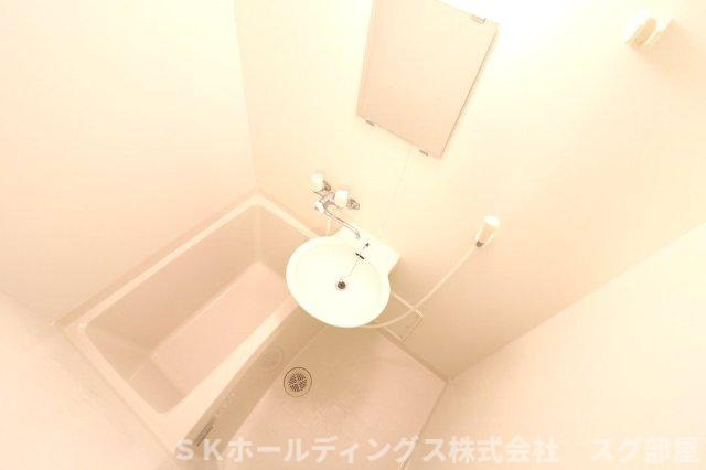 レオパレスｆｏｒｅｓｔの浴室|浴室乾燥機で雨や雪の日でもらくらくお洗濯！